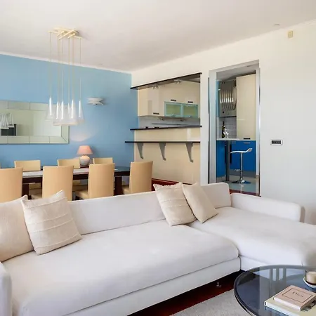 Nakic Apartment *