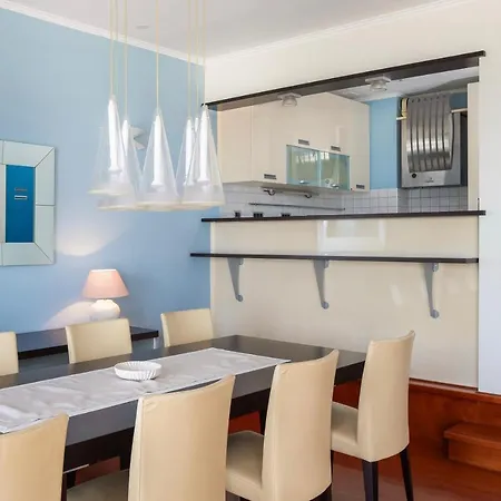 Nakic Apartment *